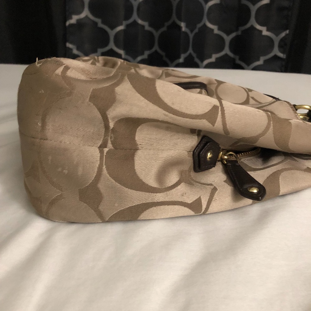 Tan Hobo Style Coach Purse - Picture 6 of 8